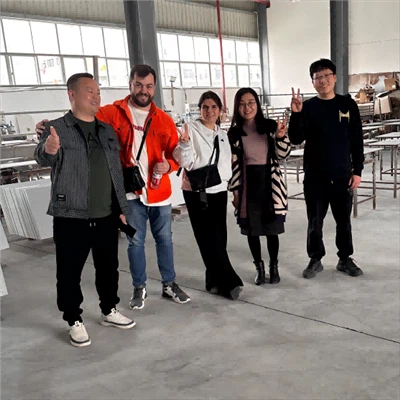 Bem-vindos clientes da Moldávia para visitar nossa empresa!